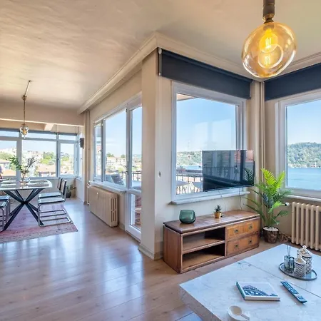Stunning 2br At The Brim Of The Bosphorus